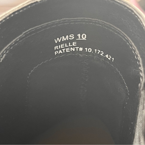 DV by Dolce Vita Black Chelsea style Ankle Boots lug sole womens shoe size 10 - Picture 4 of 7